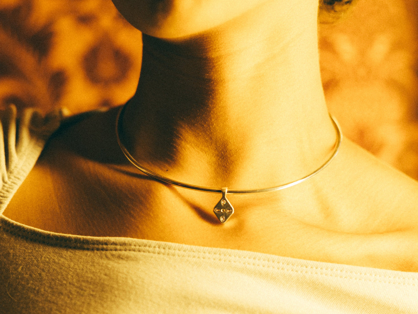 Winnie Pendant Neck Cuff