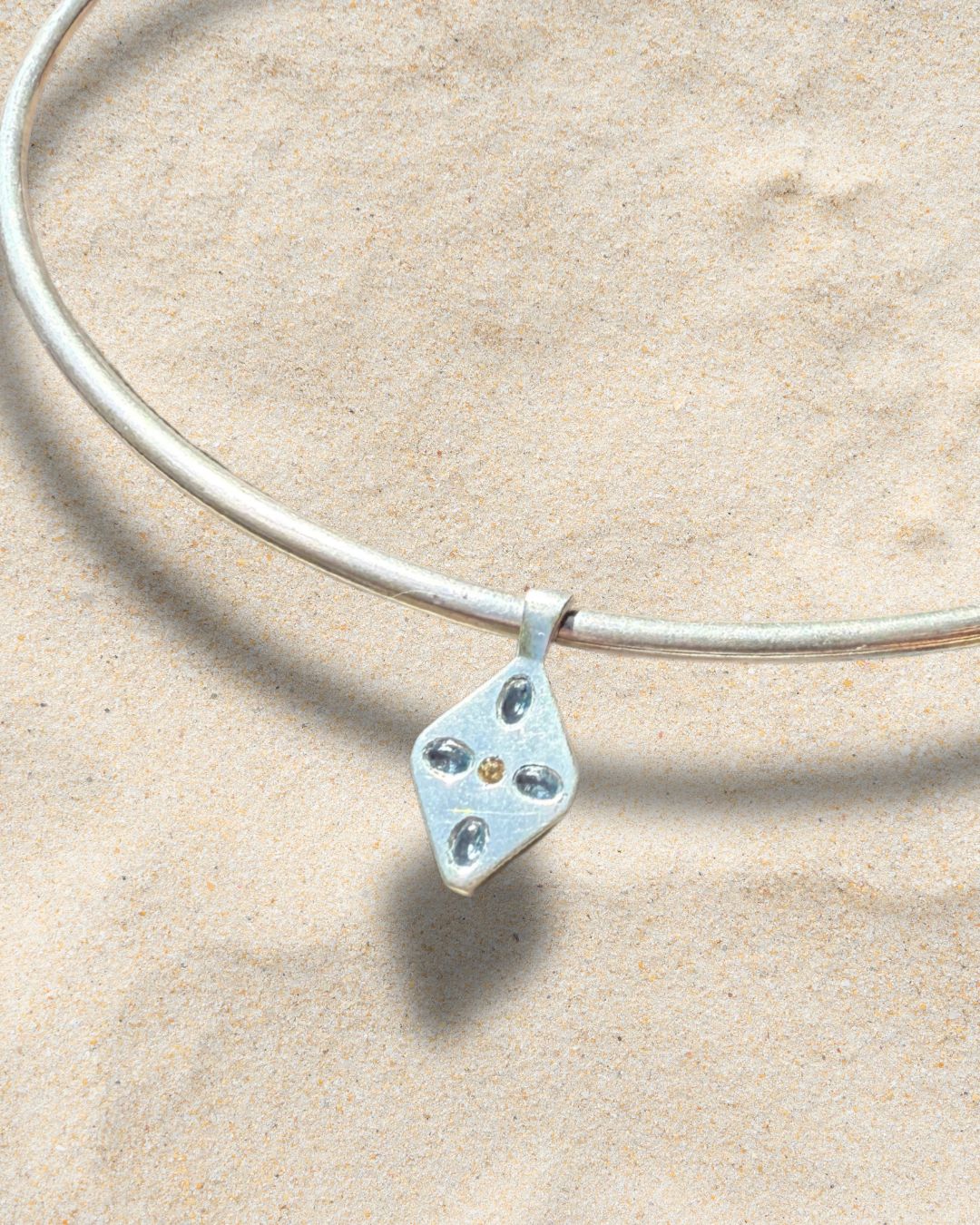 Winnie Pendant Neck Cuff