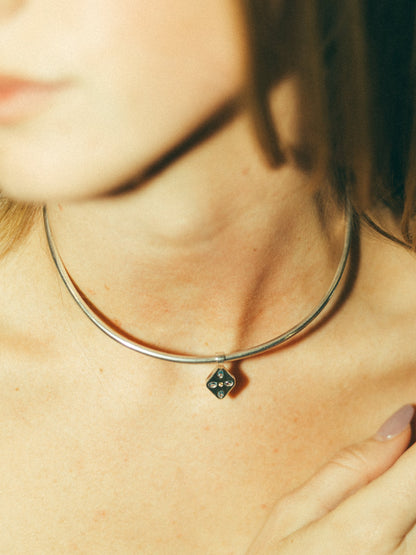Winnie Pendant Neck Cuff