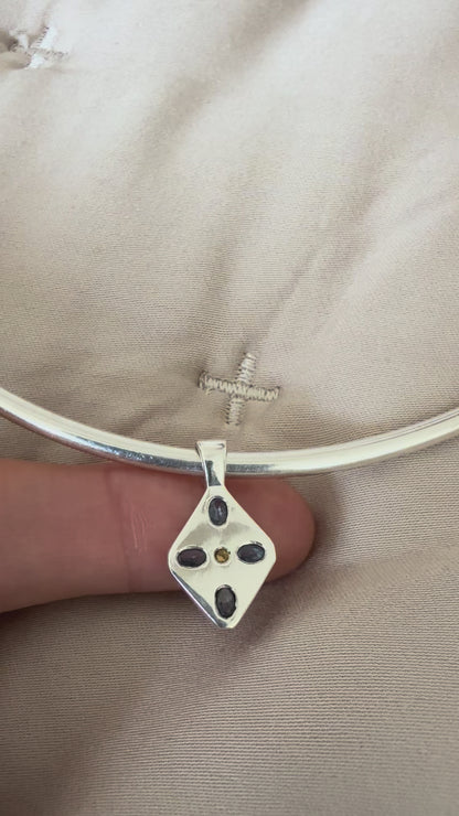 Winnie Pendant Neck Cuff